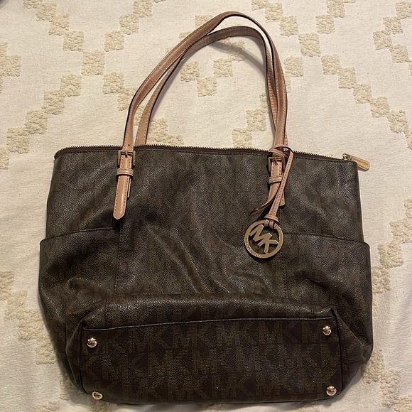 Michael Kors Handbags - Michael kors purse